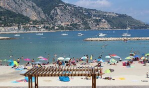 On the beach - Studio with AC and sea view - 2 guests (Menton)