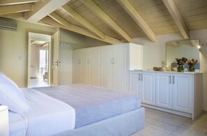3 slaapkamers, een strijkplank/strijkijzer, wifi, beddengoed
