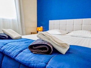 2 bedrooms, free WiFi, bed sheets - House with private pool - 4 guests (Saint-Joseph)