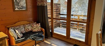 Spacious apartment near slopes - 8 guests