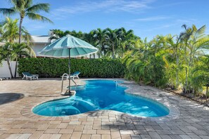 Pool - Enjoy the Florida Keys like a local with this Private Waterfront Home with Pool (Marathon)