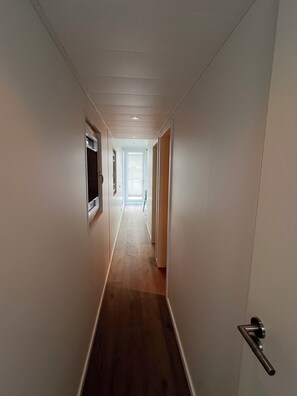 Interior - Houseboats Lemmer | Luxury stay on the water in Friesland (41) (Lemmer)