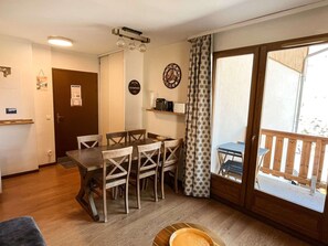 Dining - Cozy apartment, parking, pets welcome - 6 guests (Valloire)