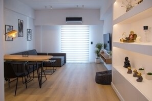 Dining - Mocha Acropolis View Apartment (Athina)