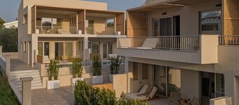 Luxury Suite with Balcony by Kiva