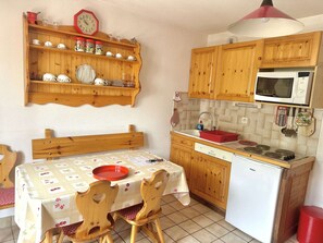 Kühlschrank, Mikrowelle, Geschirrspüler