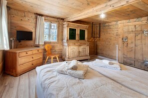 3 bedrooms, WiFi, bed sheets - Apartment 'Unit 1' with Mountain View, Shared Terrace and Wi-Fi (Livigno)