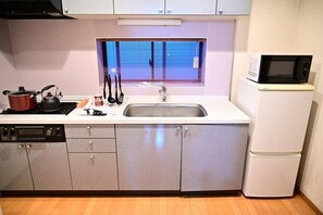 Family House, City View | Private kitchen - Honmachi 2 Chome (Tokyo)