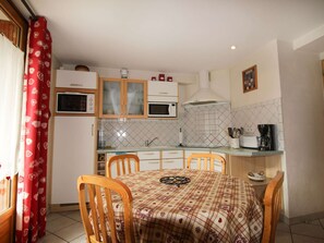 Fridge, microwave, oven, dishwasher - Apartment in the village center - 4 guests (Valloire)