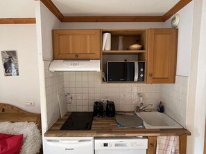 Microwave, dishwasher, coffee/tea maker, toaster - Apartment with balcony - 4 guests (Valloire)
