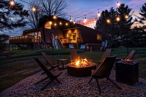 Cedarcrest Hideaway-Hot Tub~Theater~Game Room~Firepit