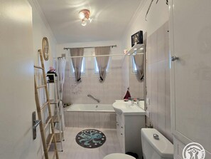 Hair dryer - House by the water, pets welcome - 4 guests (Bergerac)