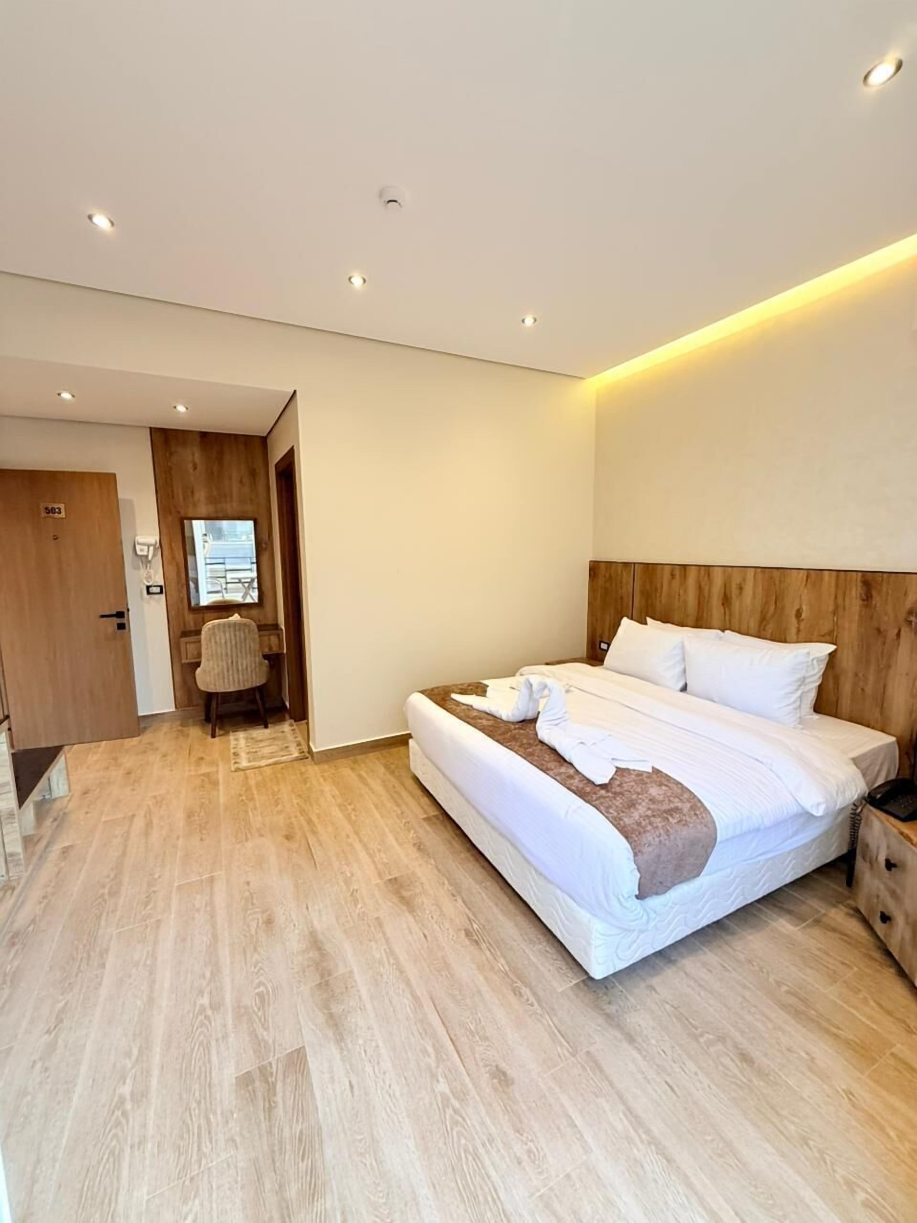 Deluxe Double Room, Balcony, City View