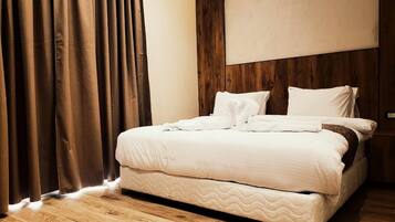 Deluxe Double Room, Balcony, City View