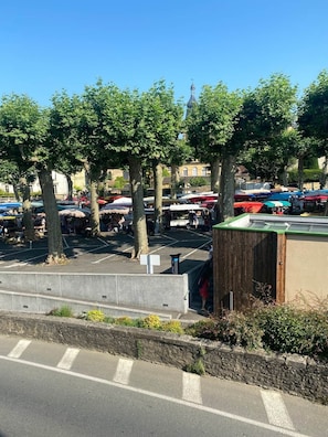 Third-party on-site parking - Historical center 50 m'away with parking and terrace (Sarlat-la-Canéda)
