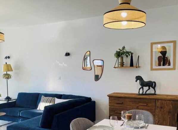 Dining - L'Opale SPA and parking lot 50m from the historic center (Sarlat-la-Canéda)