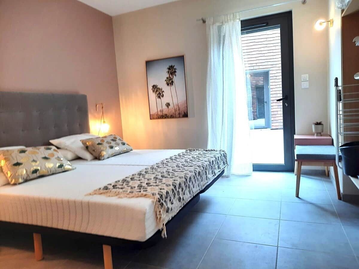 2 chambres, fer et planche à repasser, Wi-Fi, draps fournis