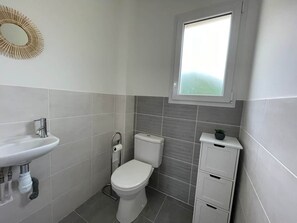 Bathroom - House sleeps 6 pool (Sarlat-la-Canéda)