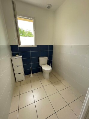Bathroom - House sleeps 7 pool (Sarlat-la-Canéda)
