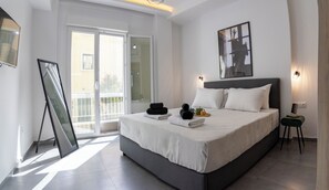 1 bedroom, iron/ironing board, WiFi, bed sheets - Daedalus Minimal 1bedroom Bliss (Athina)