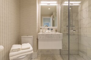 Towels - Bright 2-Bed Apartment Near Santiago Bernabéu (Madrid)