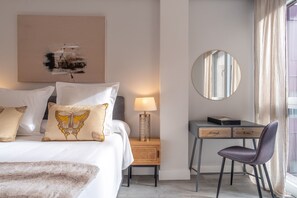 1 bedroom, iron/ironing board, bed sheets - Chic Central Madrid Apartment with Light (Madrid)