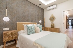 2 bedrooms, iron/ironing board, bed sheets - Stylish 2-Bed Apartment for 3 in Chamberí (Madrid)