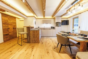Apartment 1 - Gams | Aire de séjour | Téléviseur à écran plat de 50 po avec télévision par satellite