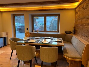 华丽公寓, 山景 | 用餐