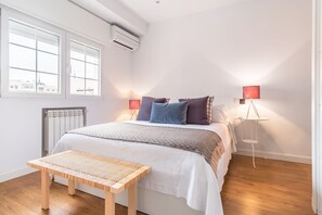 1 bedroom, iron/ironing board, bed sheets - Apartamento Chic para 2 en la Golden Mile, Madrid (Madrid)