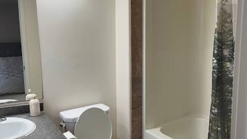 Condo, 4 Bedrooms | Bathroom