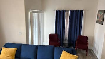 Condo, 4 quartos | Sala de estar