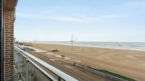 Beach - 1 bedroom accommodation in Sint Idesbald (Sint Idesbald)