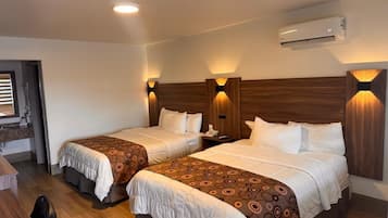 Deluxe Double Room, 2 Queen Beds, Non Smoking