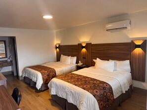 Deluxe Double Room, 2 Queen Beds, Non Smoking