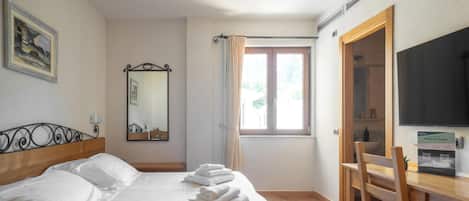 Habitación Confort con 1 cama doble o 2 individuales | Caja fuerte y wifi gratis