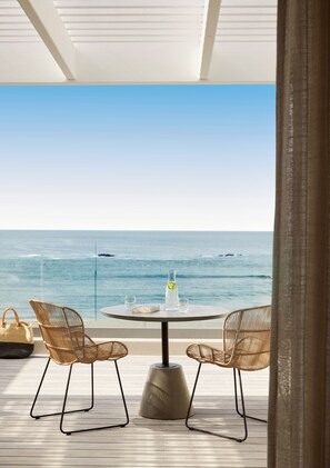 Superior Room | Outdoor dining - Walkers Beach (Plettenberg Bay)