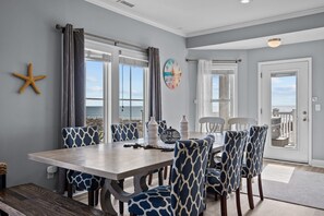 Dining - Serene Oasis – A New Wave of Beachside Bliss! (North Topsail Beach)