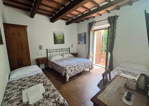 Desk, soundproofing, iron/ironing board, free WiFi - Villa Tuscany Siena  (Siena)