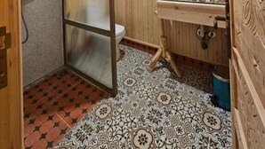 Superior Double or Twin Room, Balcony, Garden View | Bathroom