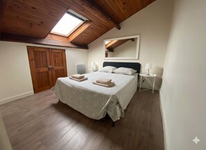 2 bedrooms, WiFi, bed sheets - Appartement plein centre - WIFI - terrasse (Le Pontet)