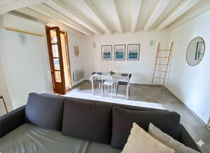 TV - Appartement plein centre - WIFI - terrasse (Le Pontet)