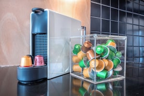 Deluxe-Studio, Balkon, Stadtblick | Kaffee und/oder Kaffeemaschine