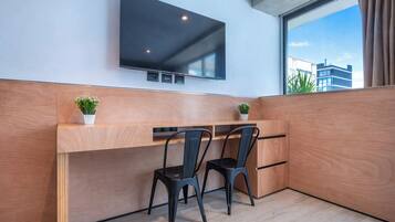 Deluxe Studio, Balcony, City View | Interior