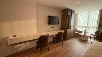 Studio Suite, City View