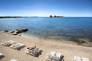 Nær stranden