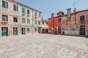 Exterior - Balastro Design Rooms  (Venice)