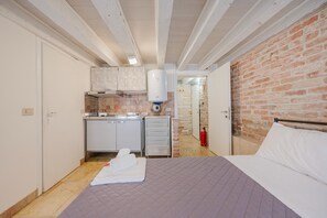 Kamar, pemandangan halaman | Kedap suara dan seprai linen