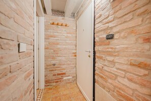 Interior - Balastro Design Rooms  (Venice)