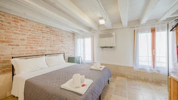 Zimmer, Blick auf den Innenhof